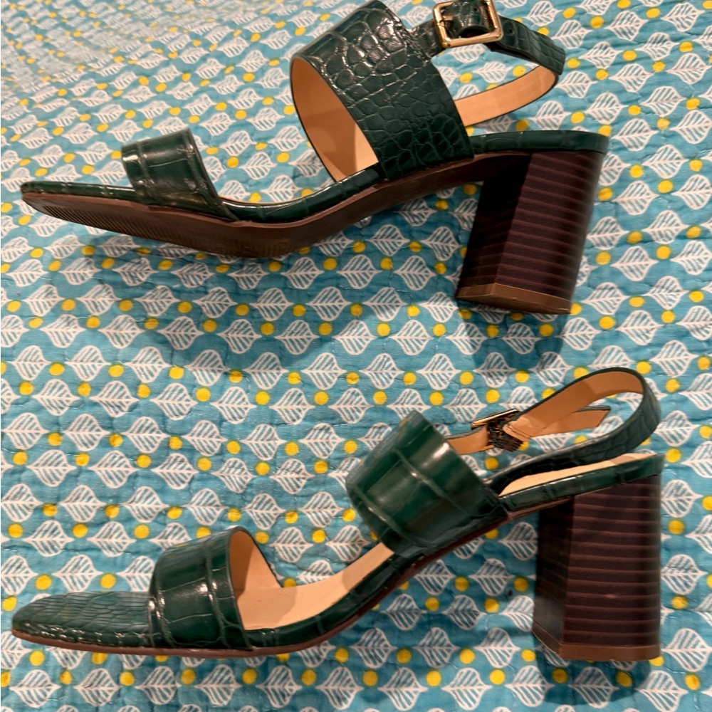 Ann Taylor factory, Green Croc-Embossed Block Heel Sandals; 8M. - Picture 2 of 7